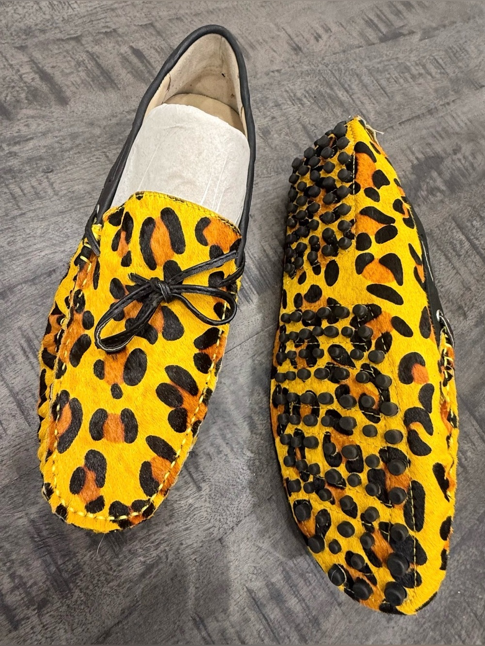 VINTAGE-Men's Leopard-Print Driving Loafers in Yellow and Black